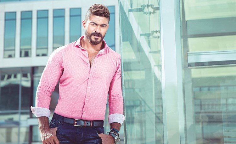 خالد سليم متهم بجريمة قتل.. ومنى زكي: «وشوش وأقنعة»