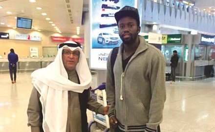 مدير فريق التضامن محمد العدواني في استقبال سافيو ﻿