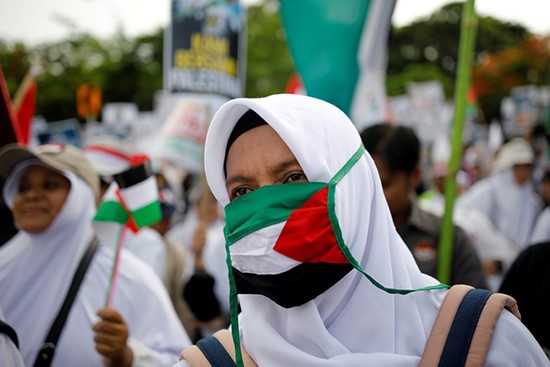 إندونيسيا..مظاهرات حاشدة أمام السفارة الأميركية احتجاجًا على قرار ترامب بشأن القدس