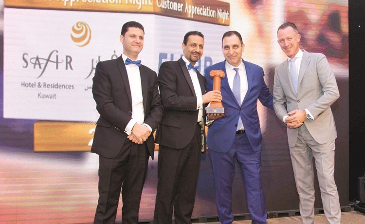 فندق وريزيدنس سفير الكويت ـ الفنطاس يكرّم عملاء عام 2017