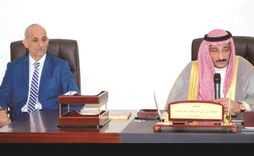 المرشاد من اليمين خلال المؤتمر الصحافي للإعلان عن تأسيس البنك ﻿