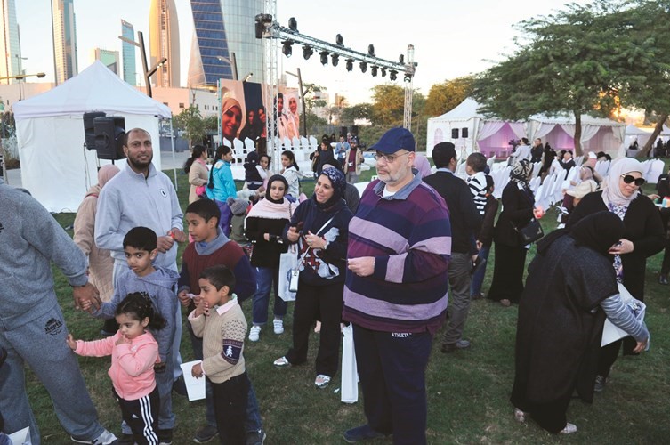 جانب من المشاركين في الاحتفال بيوم الروماتيزم﻿