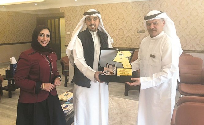 تكريم الدولي على مشاركته﻿