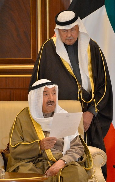 صاحب السمو الأمير الشيخ صباح الأحمد خلال إلقاء كلمته أمام الوزراء الجدد