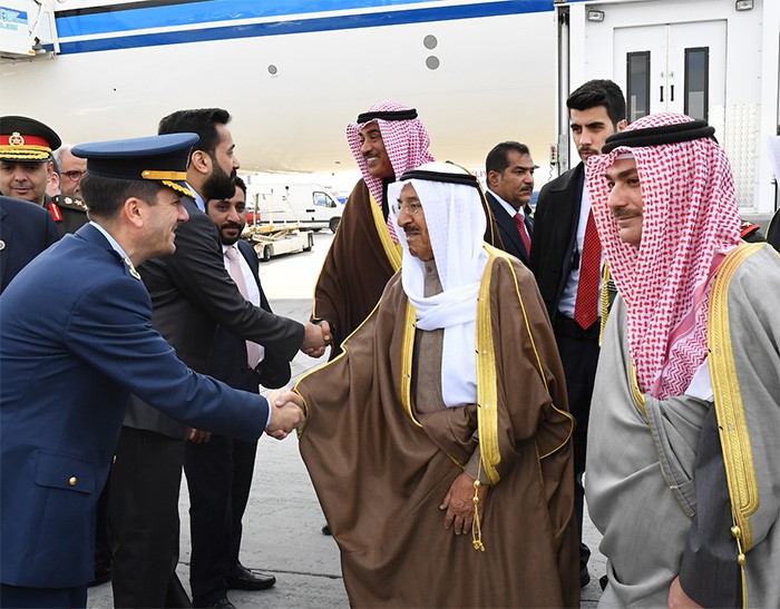 سمو الأمير يصل إلى تركيا لترؤس وفد الكويت في قمة منظمة التعاون الإسلامي
