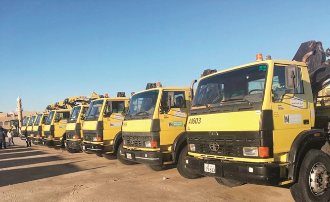 جانب من آليات النظافة التابعة لبلدية العاصمة ﻿