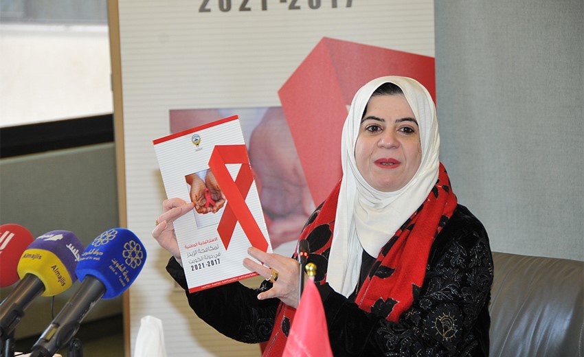 د.ماجدة القطان متحدثة في المؤتمر الصحفي (عادل سلامة)
