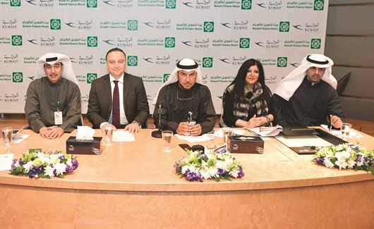 (من اليمين) مشعل المطيري وشروق العوضي وفايز العنزي ونمرعيسى ياسين وخالد السبيعي			 				(قاسم باشا)﻿