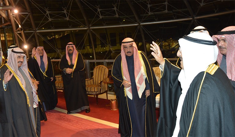 سمو الأمير يعود إلى أرض الوطن قادما من اسطنبول