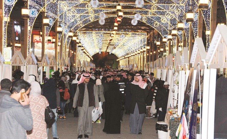 بالفيديو.. «الأنباء» سألت المواطنين عن الملفات التي يأملون معالجة الحكومة الجديدة لها ..  فماذا أجابوا؟