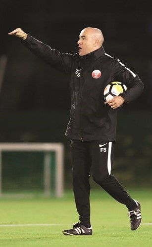 فيليكس سانشيز مدرب منتخب قطر﻿