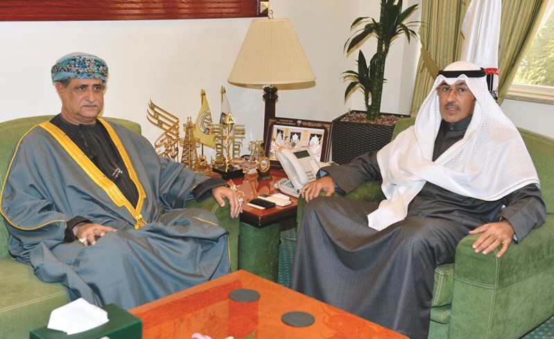 الشيخ فواز الخالد مستقبلا سفير سلطنة عمان د.عدنان بن أحمد الأنصاري ﻿