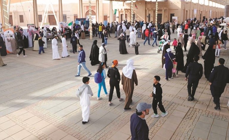 إقبال لافت هذا العام على القرية ﻿