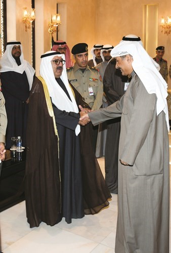 الشيخ ناصر صباح الأحمد يتلقى التهاني ﻿