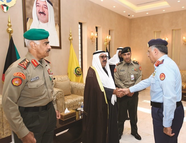 النائب الأول يتلقى التهاني ﻿