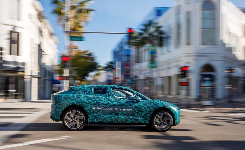 «جاكوار» تستكمل اختبارات الأداء النهائية لـ «I - PACE» في لوس أنجيليس