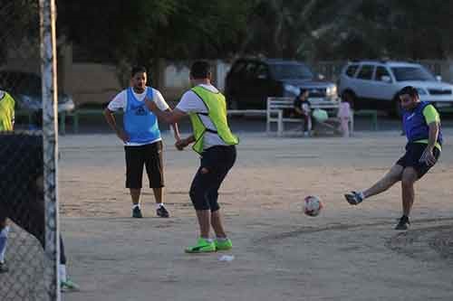 الملاعب والساحات الترابية في أحياء البلاد.. فرصة للأندية الرياضية لاكتشاف المواهب
