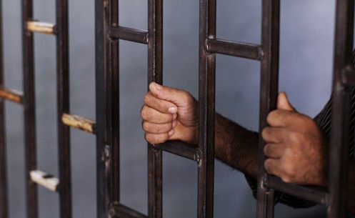 الإمارات قتل زميله بسبب خلاف حول "الطبخ"