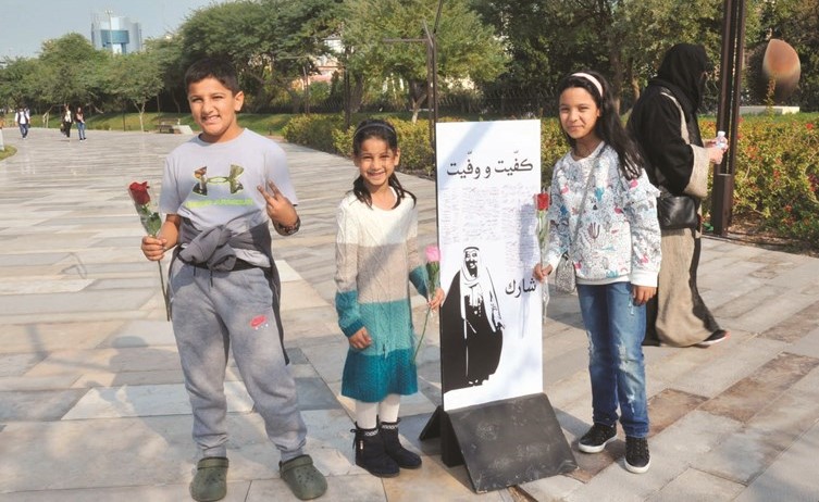 عدد من الأطفال حرصوا على المشاركة في حملة كفيت ووفيت في حديقة الشهيد ﻿