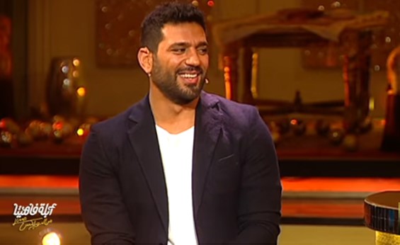 بالفيديو.. احراج حسن الرداد بعد اجباره على الاختيار بين والدته وزوجته