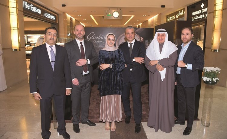 علي مراد بهبهاني متوسطا أمثال معرفي وشهزاد جيدواني وجارو شهبزيان ودايتر باتشنر وولفغانغ لاكنر﻿