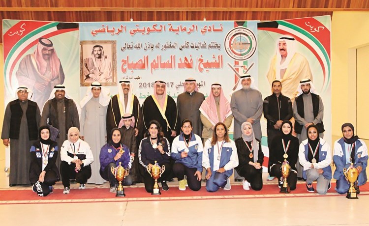 ومع الفائزات بالمراكز الأولى﻿