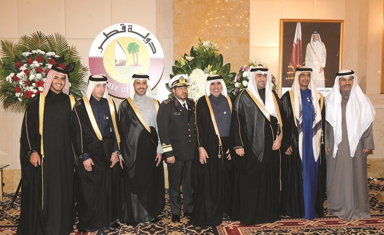 خالد الروضان وحمود فليطح يباركان للسفير القطري﻿
