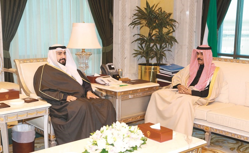 سمو ولي العهد الشيخ نواف الأحمد مستقبلا الشيخ د. باسل الصباح﻿