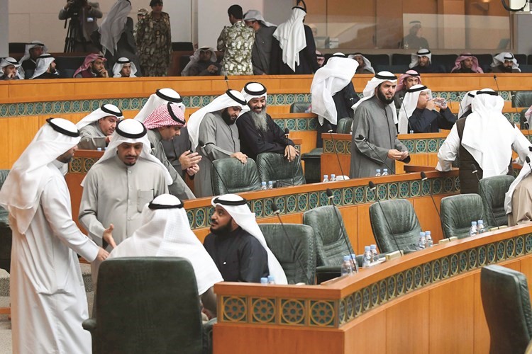 النواب اثناء سير الجلسة﻿