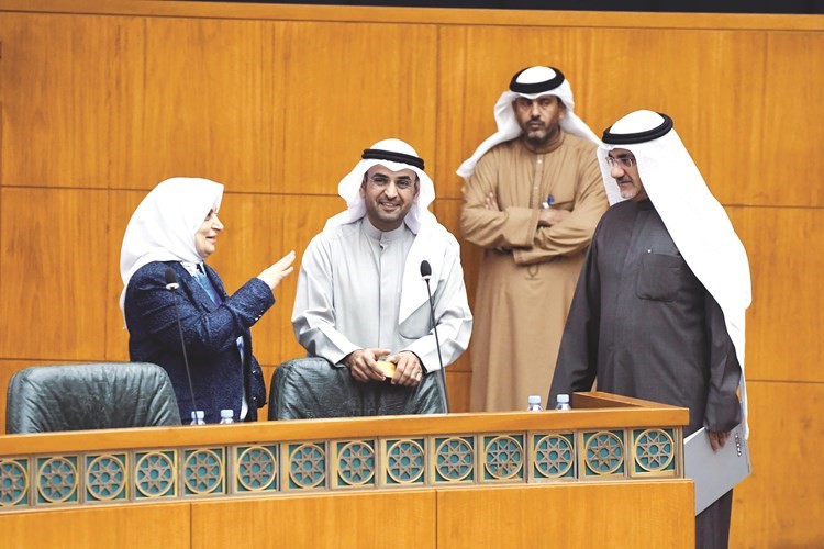 ﻿د. خليل عبدالله ود.نايف الحجرف وهند الصبيح﻿