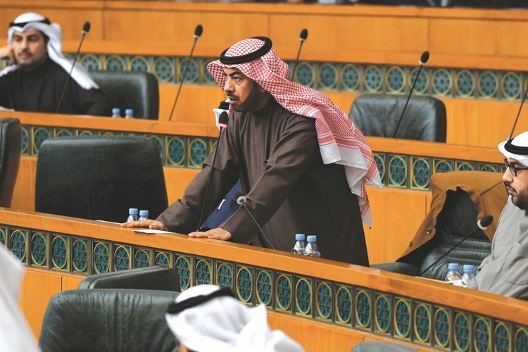  ﻿علي الدقباسي﻿