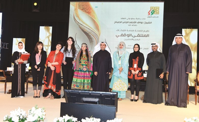 تكريم طالبات الجامعة الآسيوية للبنات﻿