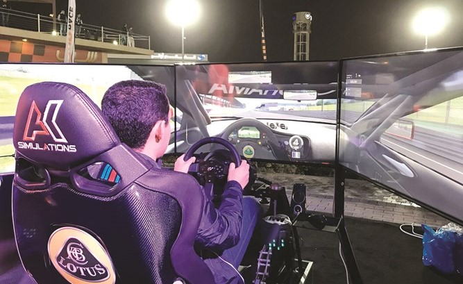 «لوتس الغانم» تستعرض «Evora 400» الجديدة على حلبة سرب
