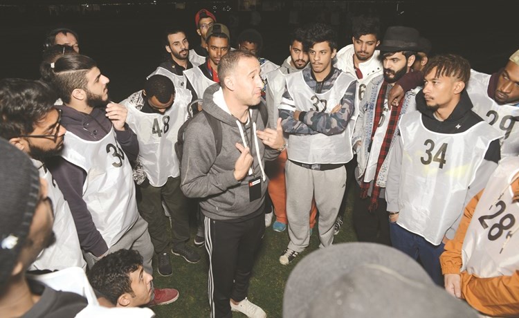 حفيظ زكنيني يعطي توجيهاته للمشاركين﻿