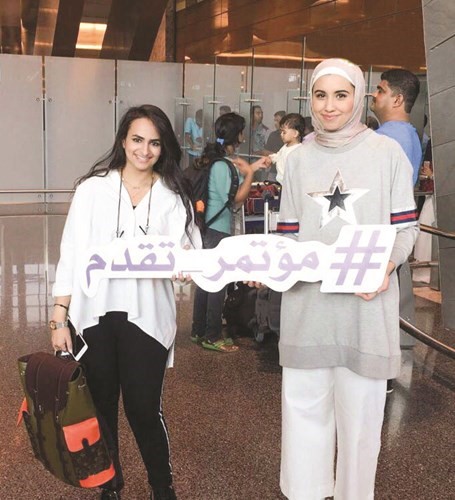 الطالبتان دلال ثاني وروان الشطي ﻿