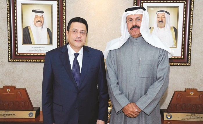 الفريق أول م.الشيخ أحمد النواف مستقبلا السفير طارق القوني ﻿