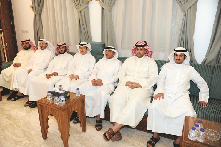 جانب من الحضور في ديوان أبناء خلف الحماد﻿