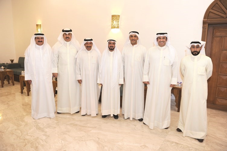 أحمد الشحومي ومخلد العازمي مع أحمد الحماد ومحمد الحماد وحماد الحماد وفايز الحماد﻿