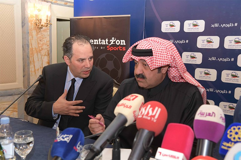 حوار بين رئيس اتحاد الكرة الشيخ احمد اليوسف ومحمد كامل رئيس شركة "بريزنتيشن"