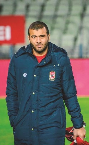 نجم النادي الاهلي عماد متعب هل يترك الأحمر؟﻿