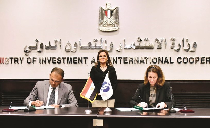 جانب من توقيع الاتفاقية﻿