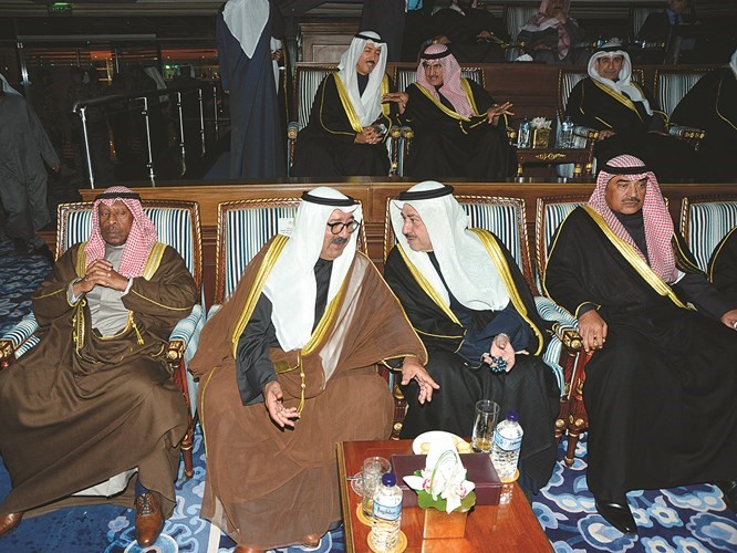 النائب الأول لرئيس الوزراء ووزير الدفاع الشيخ ناصر صباح الأحمد والشيخ صباح الخالد والشيخ أحمد الحمود والشيخ علي العبدالله﻿