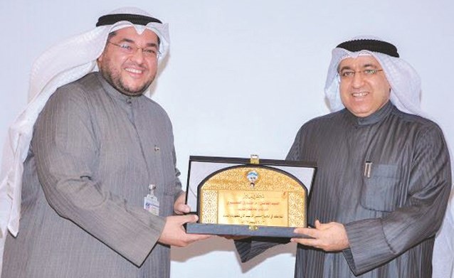  م. طارق العميري مكرما م. محمد بوشهري ﻿