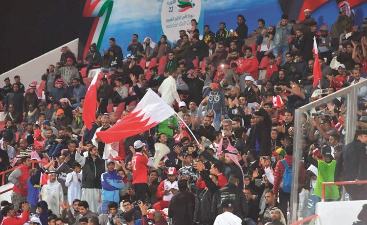 جماهير البحرين تواجدت مبكرا في الملعب﻿