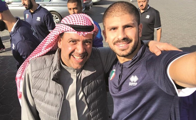 بالفيديو.. أحمد الفهد يحفز لاعبي «الأزرق»: انسوا الخسارة وعوضوها بأداء طيب أمام عُمان