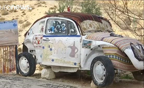 بالفيديو.. أردني ينشئ أصغر فندق في العالم