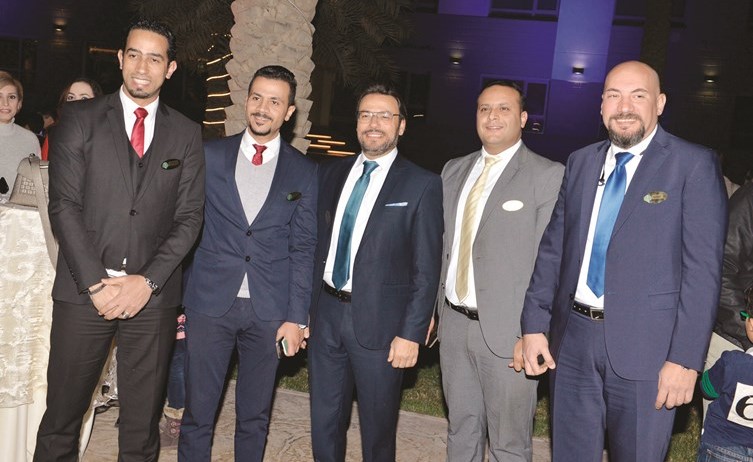 «شاطئ النخيل» يتلألأ في أعياد الميلاد لإسعاد الجميع