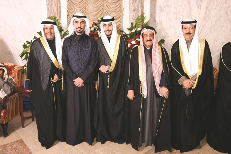 حسين القطان ود.علي القطان يهنئان﻿