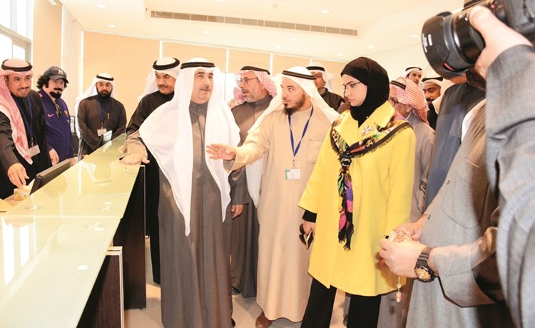 فيصل الحساوي خلال افتتاح مركز خدمة المزارعين﻿