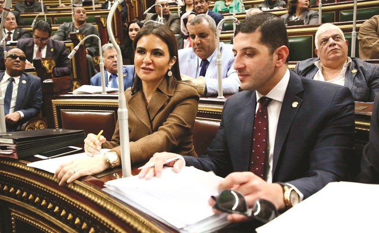 د.سحر نصر خلال جلسة مناقشة تعديل قانون شركات المساهمة والتوصية بالأسهم